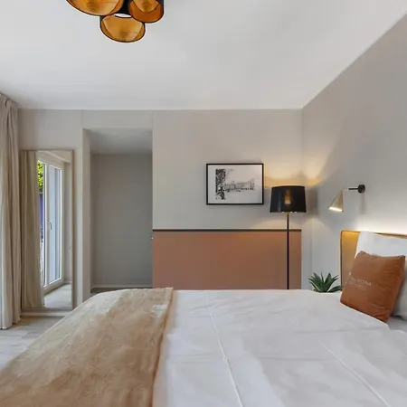 Bed & Breakfast Living Boutique