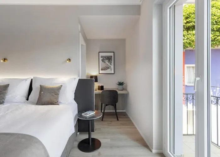 Bed & Breakfast Living Boutique